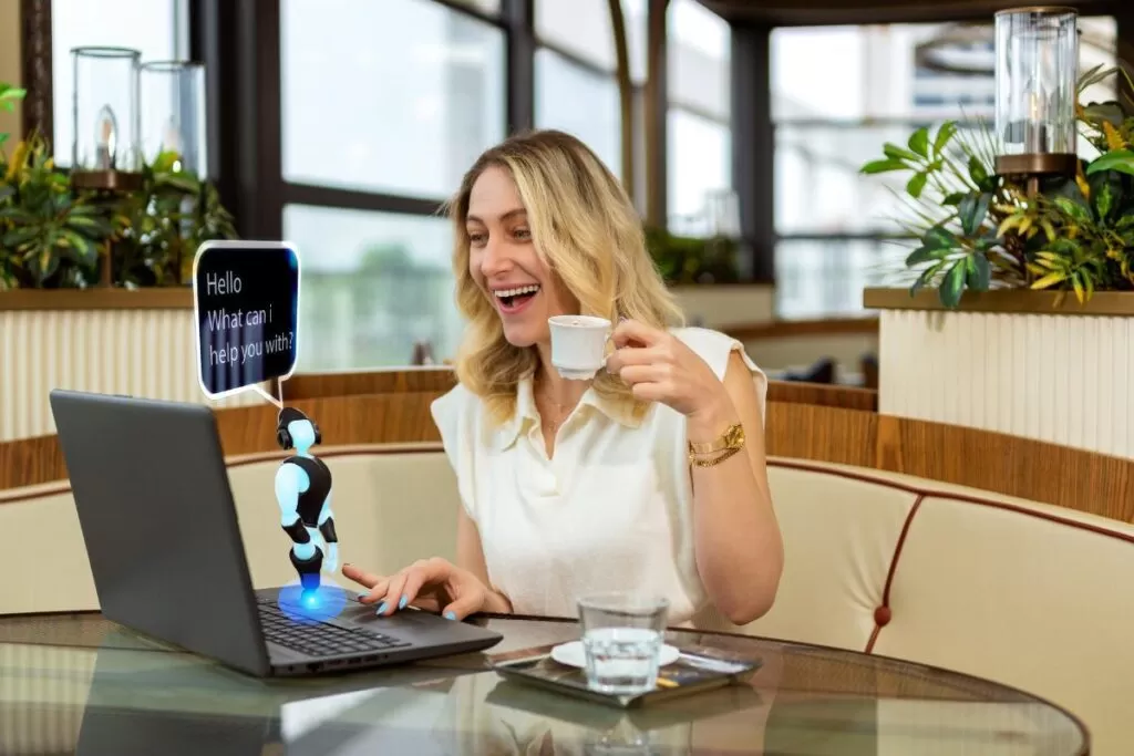 família olfativa: mulher tomando café trabalhando em notebook